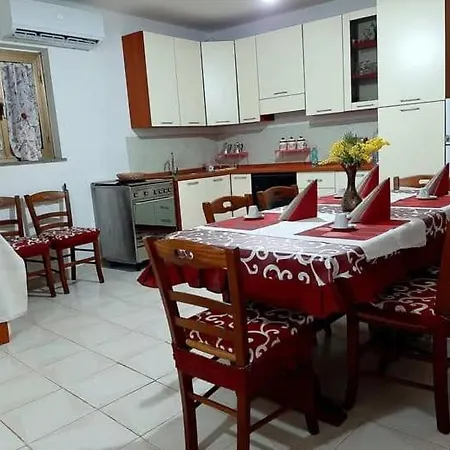 فندق مبيت وإفطار Romy House Pianopoli